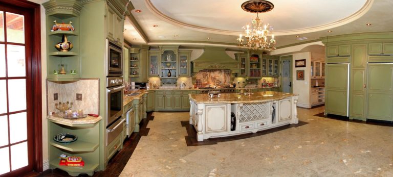 Diditan-Group-Custom-Tuscany-Homes-by-Arie-Abekasis-Front-House-Kitchen