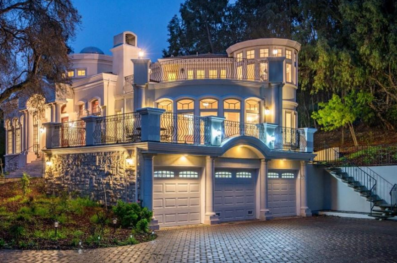 Luxurious Home in Los Altos Hills